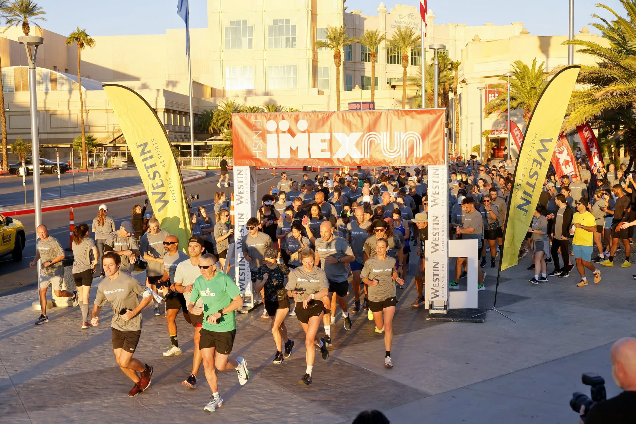Runners starting race